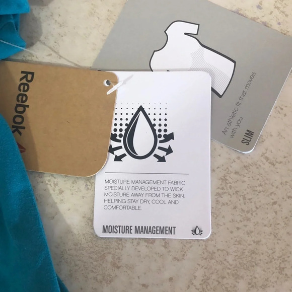 Reebok Dynamic Harbor Blue Slim Fit Scoop Neck Moisture Control Top Small NWT - Picture 8 of 9